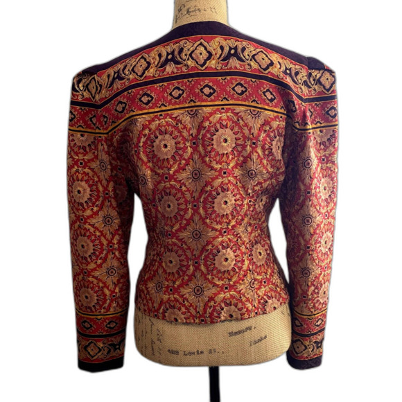 Vintage Maggy London Silk Jacket Collarless Red Intricate Chintz Pattern Size 6 - Picture 5 of 6